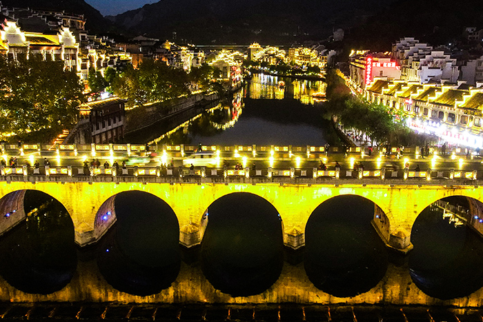 ��������˸������