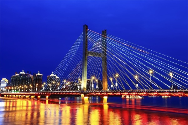 ����ҹ������˸���������������Ӱ����