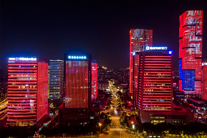 д��¥����˸��