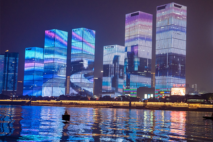 д��¥����˸��