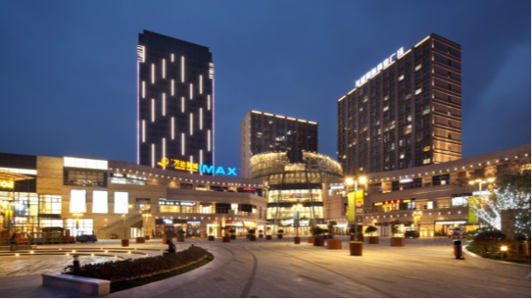 ��ҵ�㳡�������̶���8ͷ���������ʩչ����Щ����������������