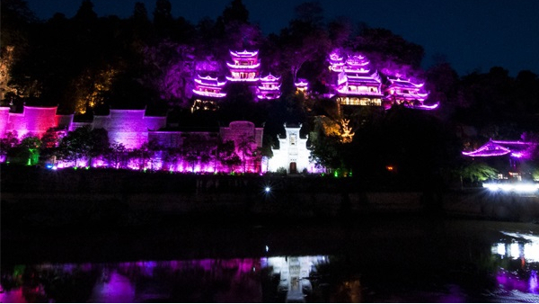 ɽ��ҹ�����������Ǵ������þ��۵�����