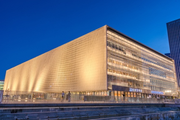 �����������̵ƾ��ص㼰Ӧ������