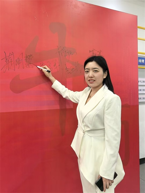 ��8ͷ����������״��˾�����(��˸���)