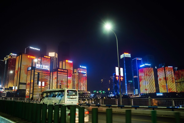 ���ủ�����˸��