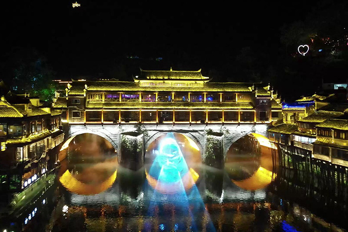 ����ҹ�ε���˸������