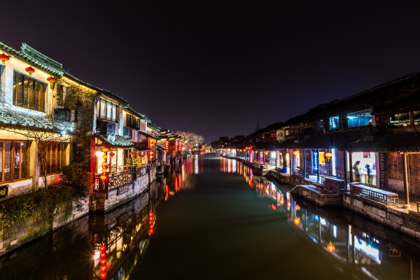 ��ɫС�򾰹�����