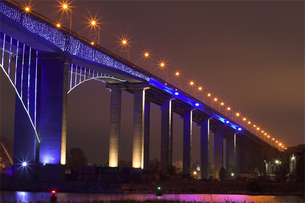 ���۵���˸������