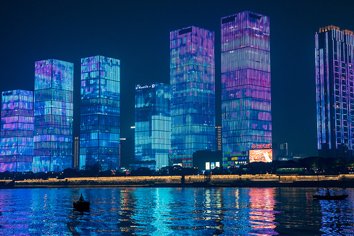 ¥����������