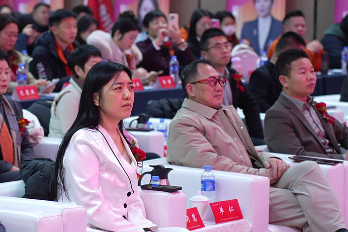 ��8ͷ��������������״��˾�����