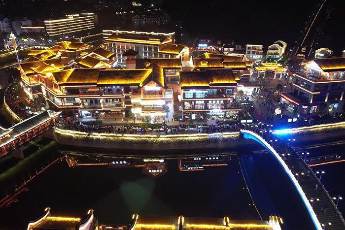 ��������˸������