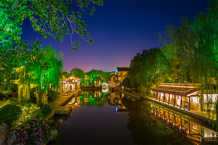 ��԰������ľ����