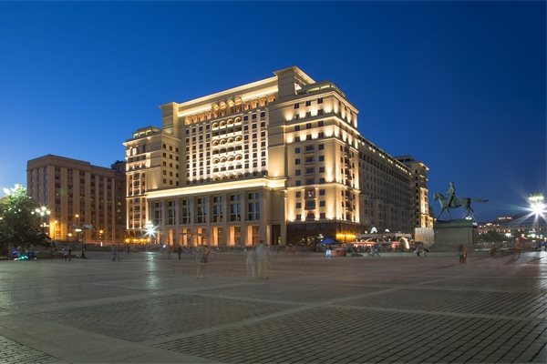 ҹ������˸�����