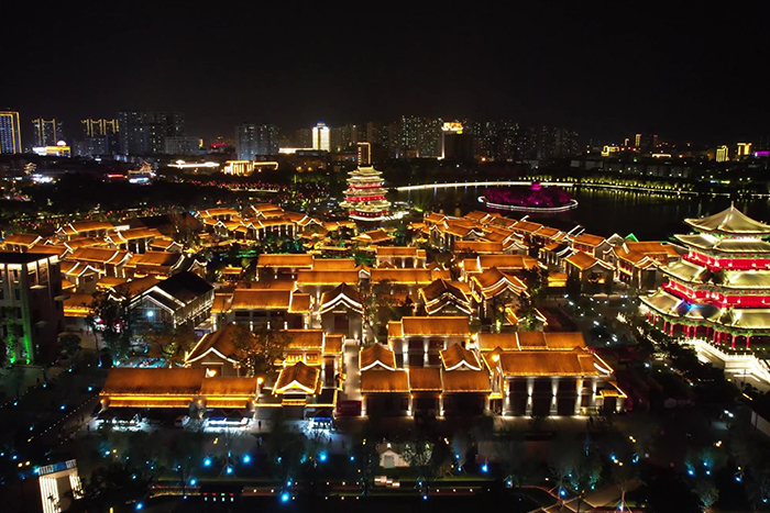 �����������˸������