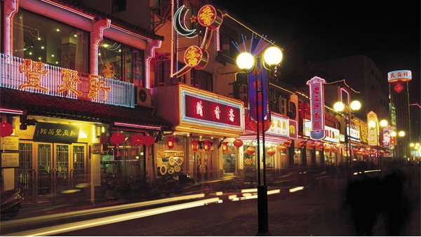 ��ҵ�ֵ���˸��Ӧ���Լ�Ψһ�޶����������