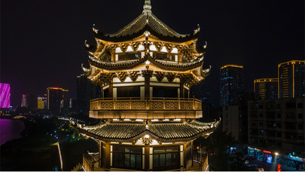 ���޽�ҹ���������Ļ����ַ�Ϊ���ַ���