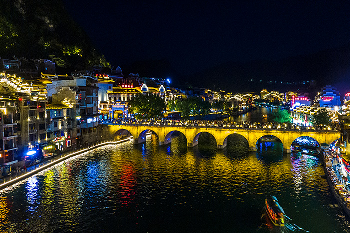 ����ҹ�ε���˸������