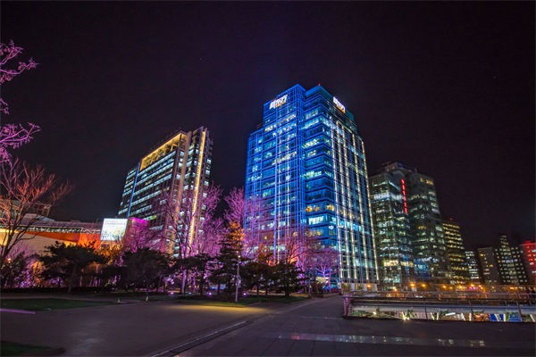 LED�ƾ���Ļǽ��������ϵ�Ļ�����ʽ