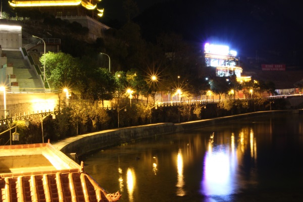 led������������