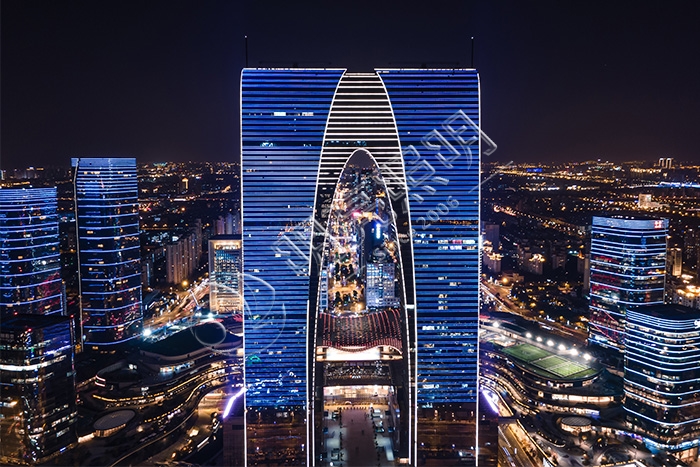 д��¥����˸��