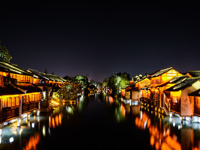 ��������ʩ��-ͻ������ҹ����ɫ