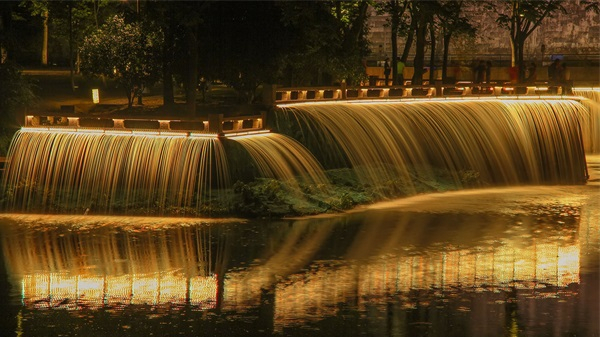 ���������ԭ�����Ư���ĺ�������˸������