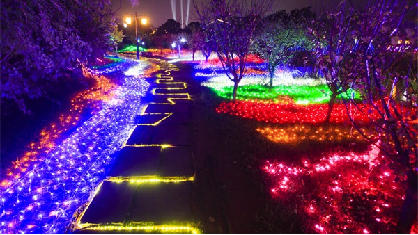 ԰����������Ӫ����߽��ĵ����г���