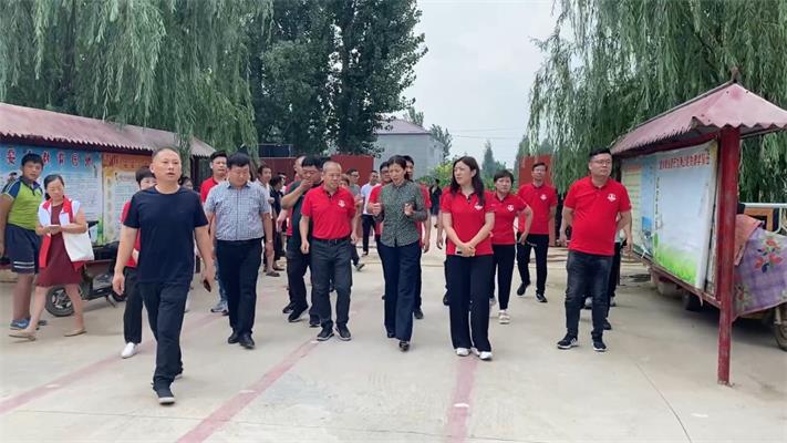 ��ˮ�Դ󰮣���8ͷ�����������˾��������ţ�̻�᳤������Яţ�̳�Ԯ����