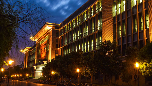 ��У԰����������������Щ��������������