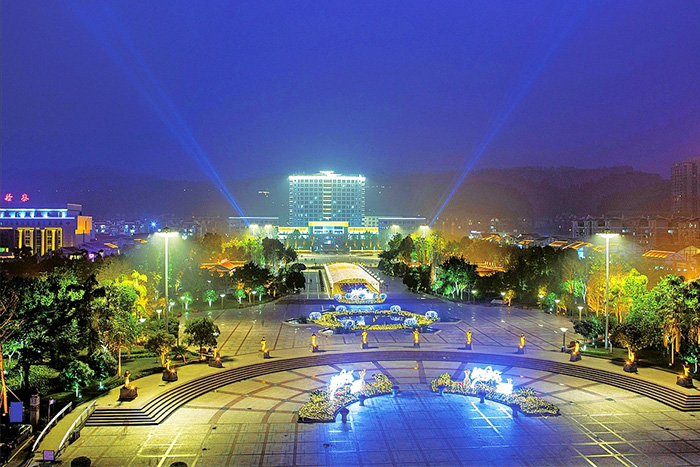 �㳡����˸��