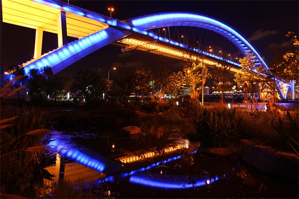 ���յ���˸��