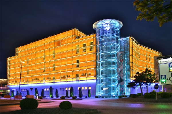 �������˸��