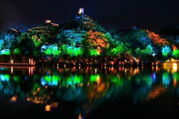 ɽ�徰������-ͻ��ɽ��Ĵ�������