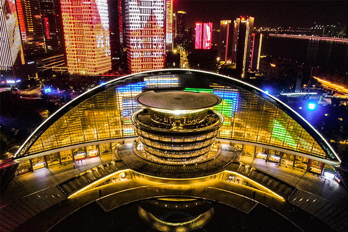 ��������8ͷ����һ�