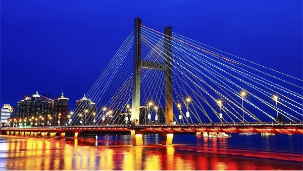 ��������˸����ƣ�����������������ҹ����Ϊһ��Ư���ľ�����