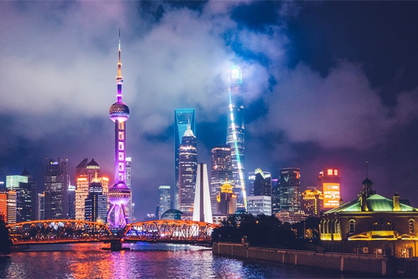 �������˸������