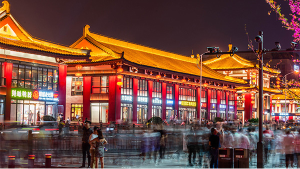 ����Ӧ�õ���˸������Ƴ�һ�����쾰������������������