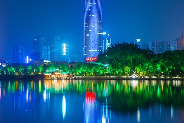 ԰�־��۵���˸��