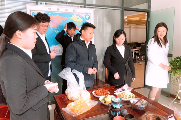 ��8ͷ������������粿Сͬ��