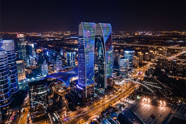 ��¥����˸������