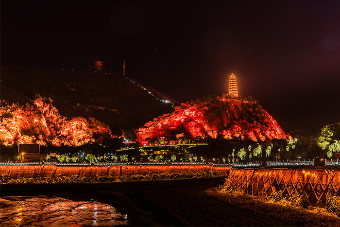 ɽ����������