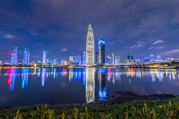 �������˸������