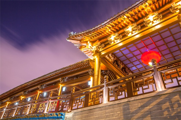 ����ҹ����������չ��������������