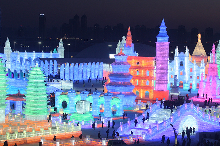 ��ѩ�����µ���˸������