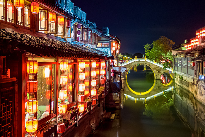 ����ҹ�ε���˸��