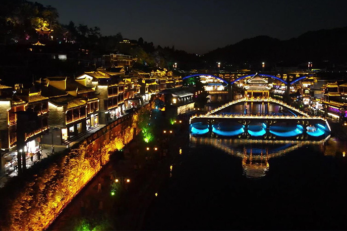 ����ҹ�ε���˸������