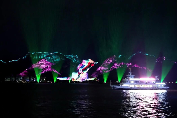 ɽ�����˸������