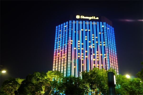 д��¥����˸��